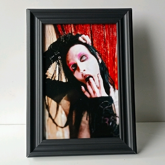 Marilyn Manson Edgy Metal Gothic Rock Alternative Dark Morbid Music 90s Home Dec - Picture 2 of 8